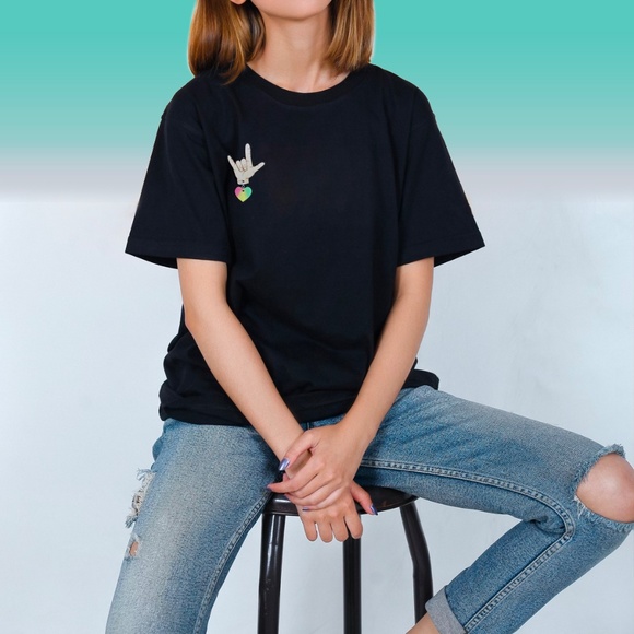 Love You ASL Sign Language Pin 🤟❤️💙💜💛💚 - Picture 6 of 6